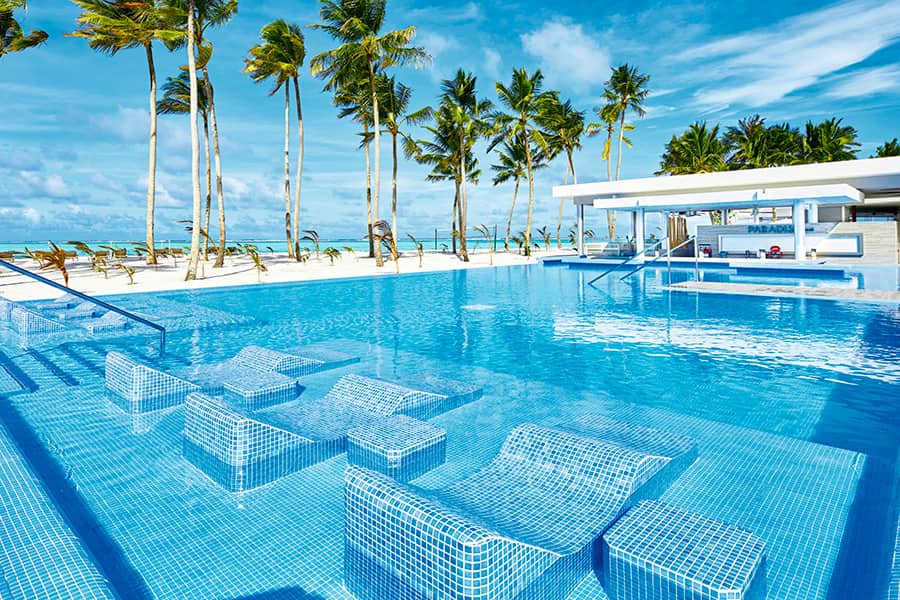 悦宜湾珊瑚餐厅 - 阳光泳池酒吧 - Hotel RIU Atoll Maldivas Restaurant